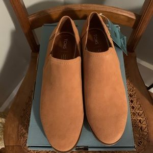 Brand new Tom’s!! Never worn!!